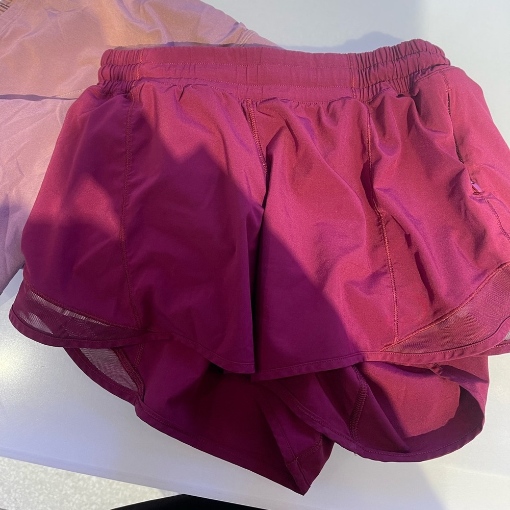 Lululemon burgundy shorts size tall 8